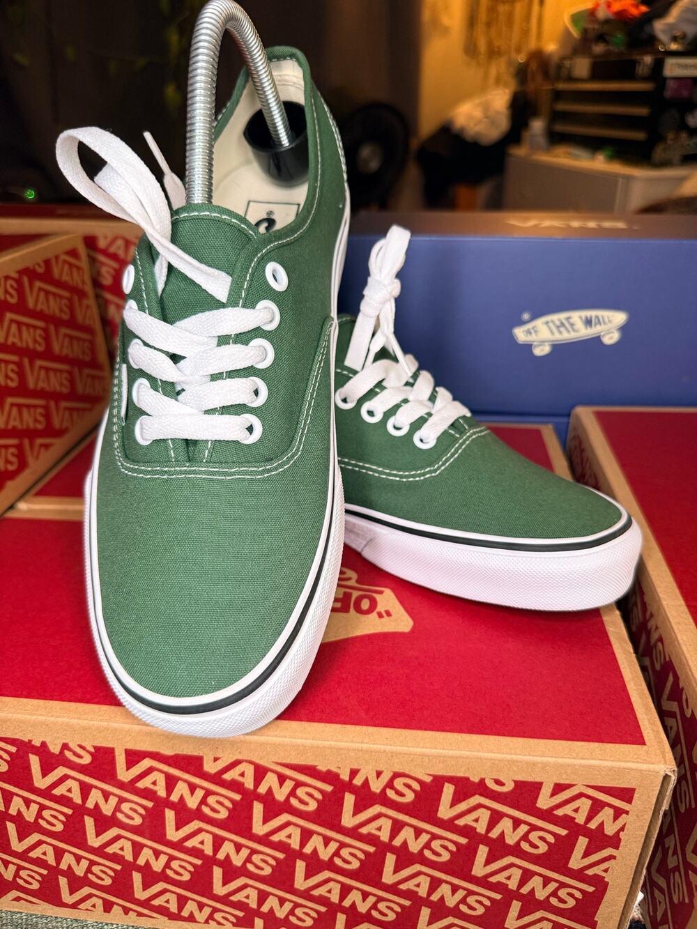 NEARLY NEW Vans Authentic Greener Pastures Men 8/Women 9.5